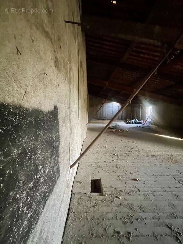 Maison à SAINT-LAURENT-DE-LA-SALANQUE