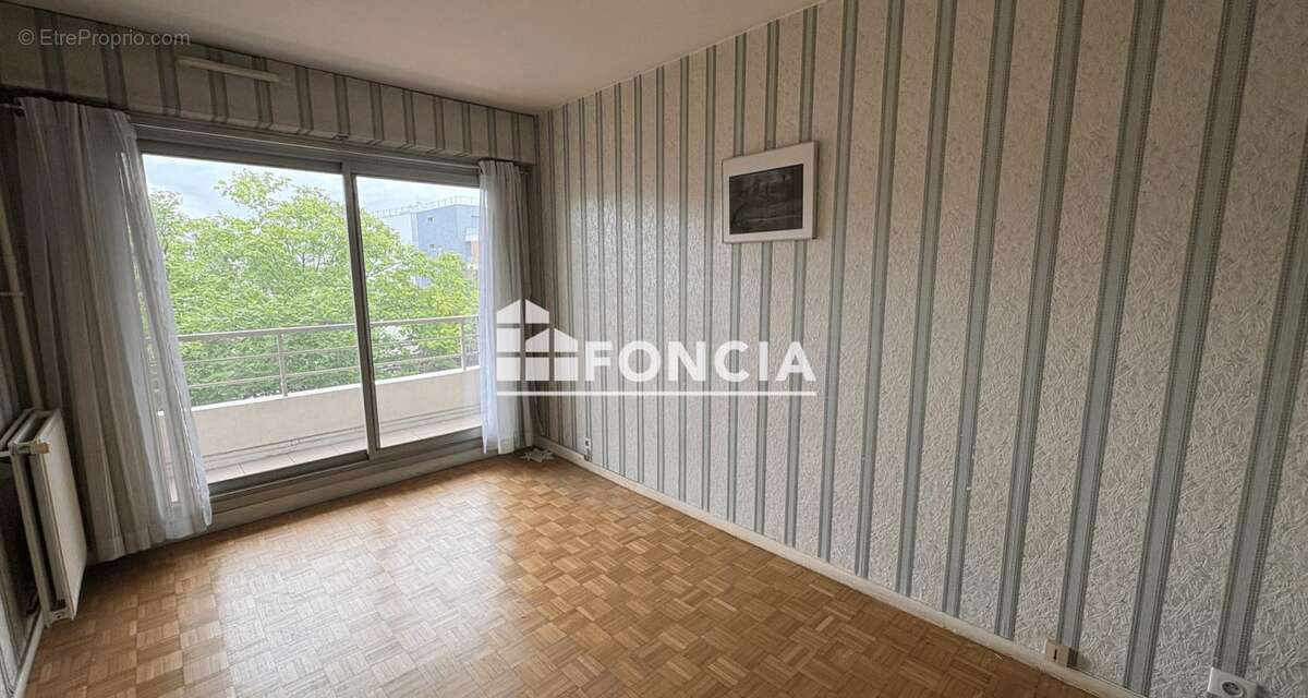 Appartement à FRESNES