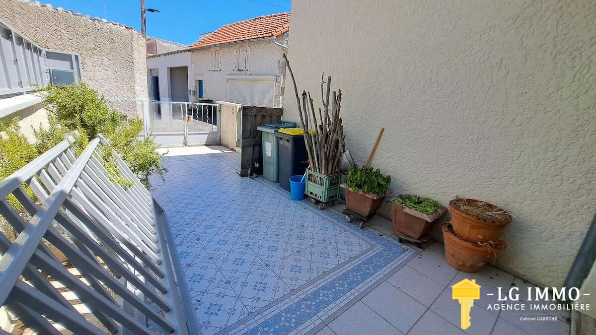 Maison  centre ville 3 garages,2 terrasses 200m de la plage - photo 12