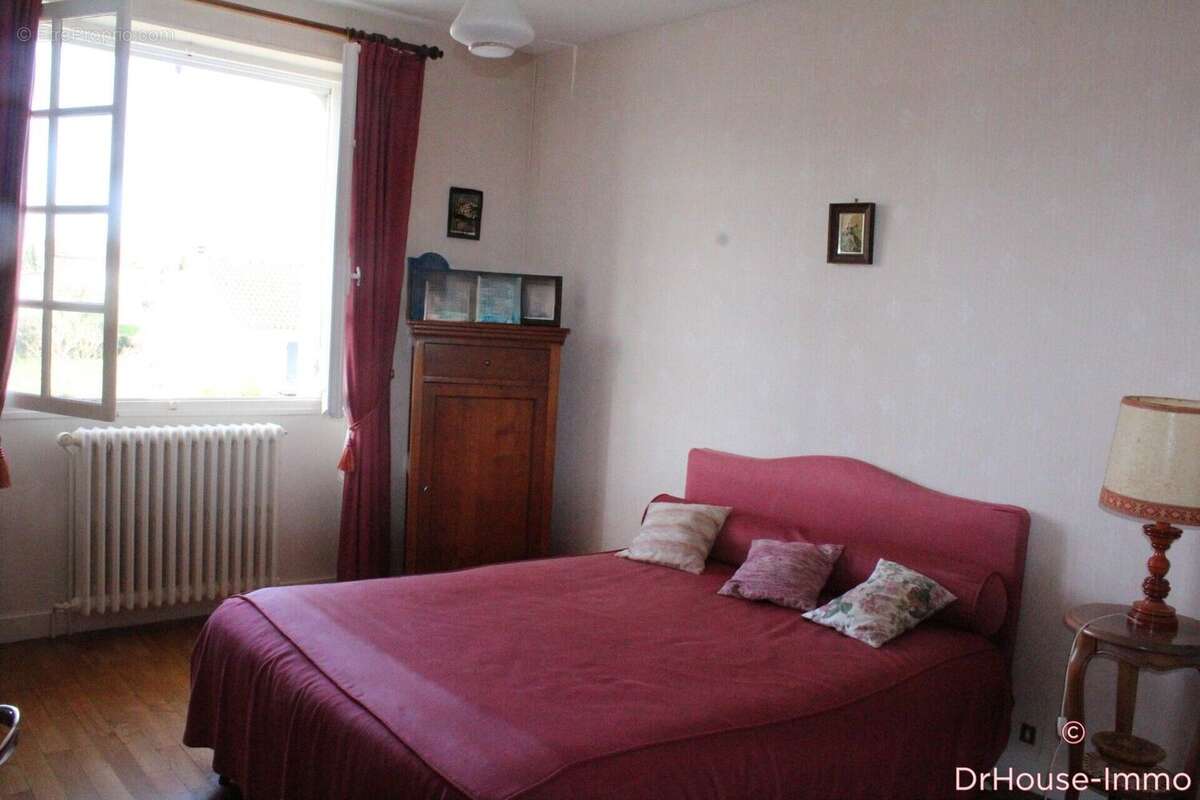 Maison 93 m² à Chabanais  - photo 3
