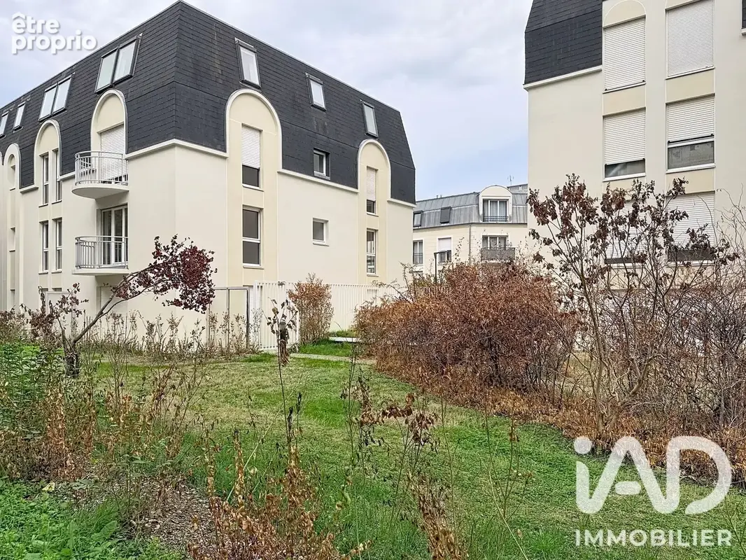 Photo 1 - Appartement à LA GARENNE-COLOMBES