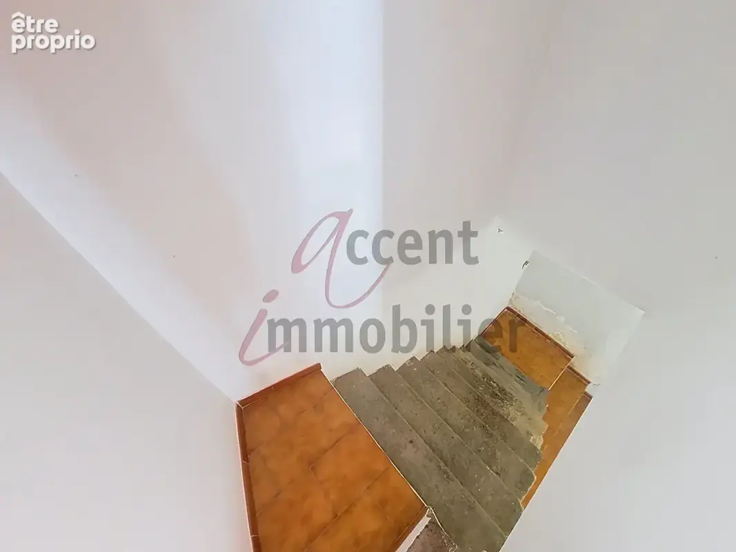Noves : Maison à rénover avec terrasse en plein coeur du village - photo 11