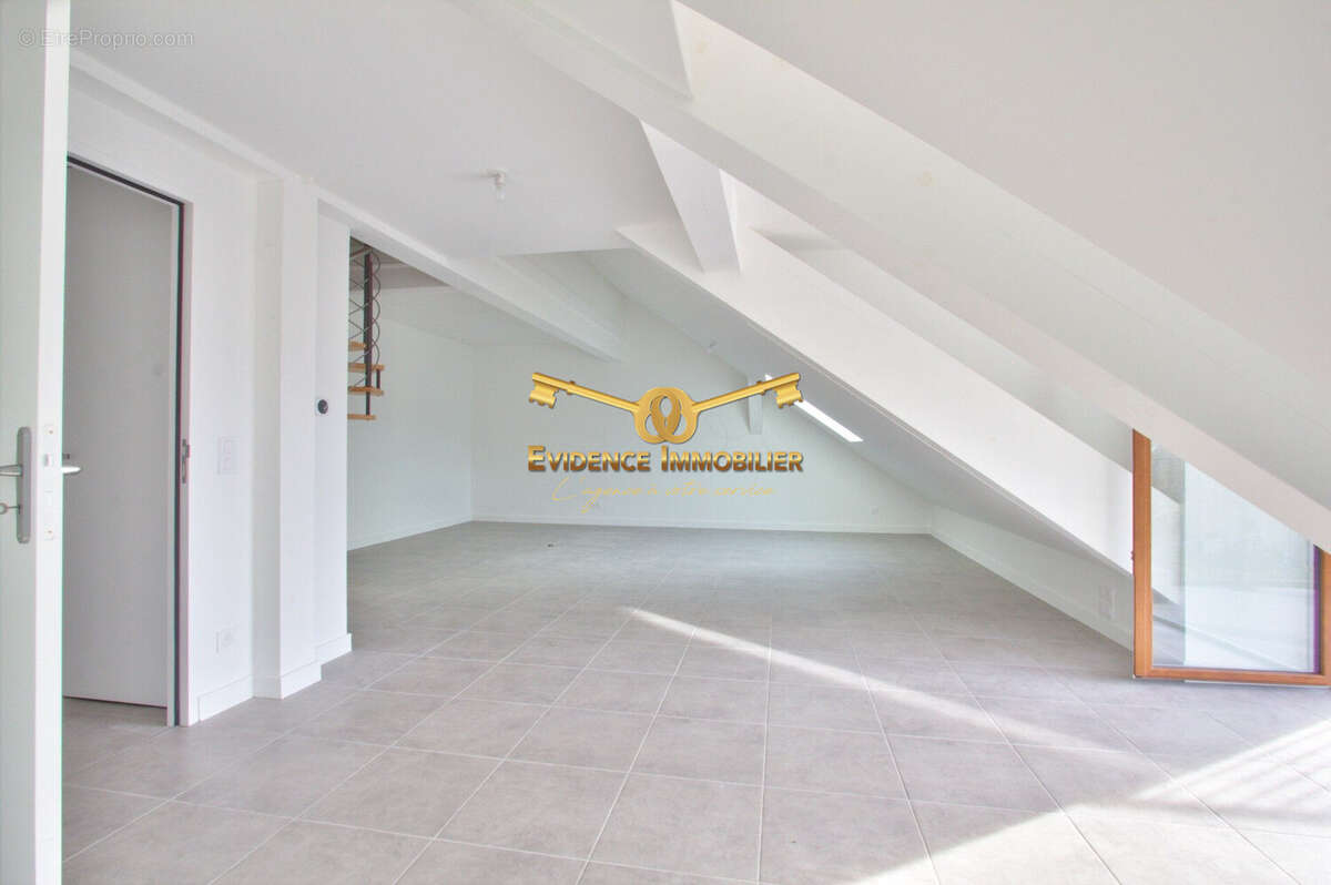 Appartement à GILLY-SUR-ISERE