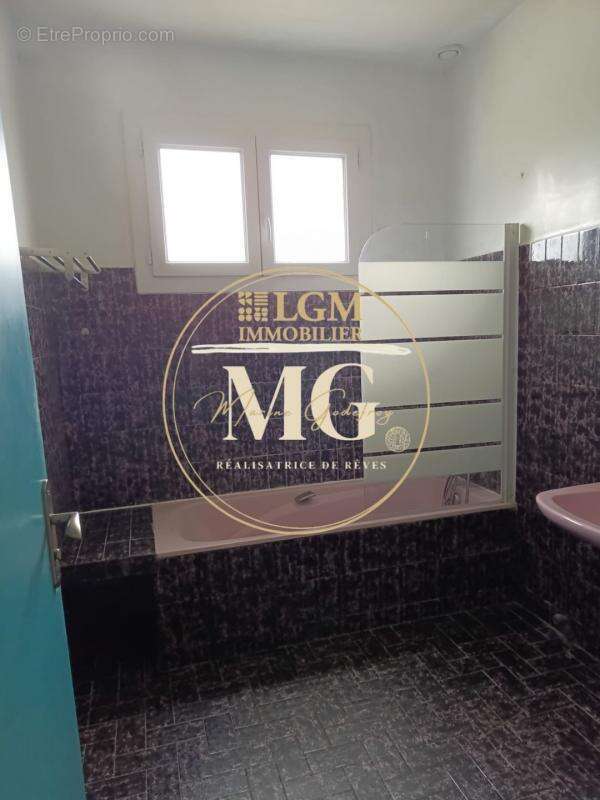 Appartement à MAUGUIO