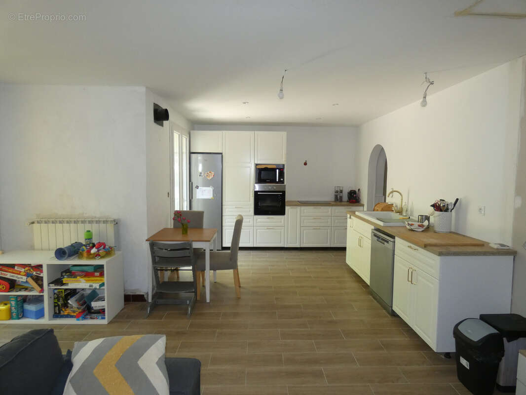 Villa pp de type 5 sur terrain de 892 m2 - photo 2