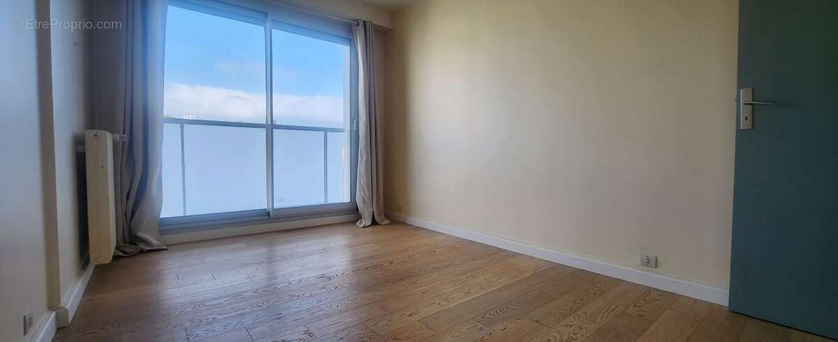 Appartement à PARIS-19E