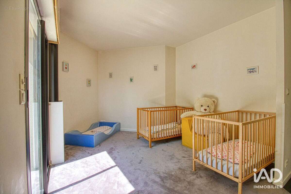 Maison 166 m² à Bussy-Saint-Georges  - photo 9