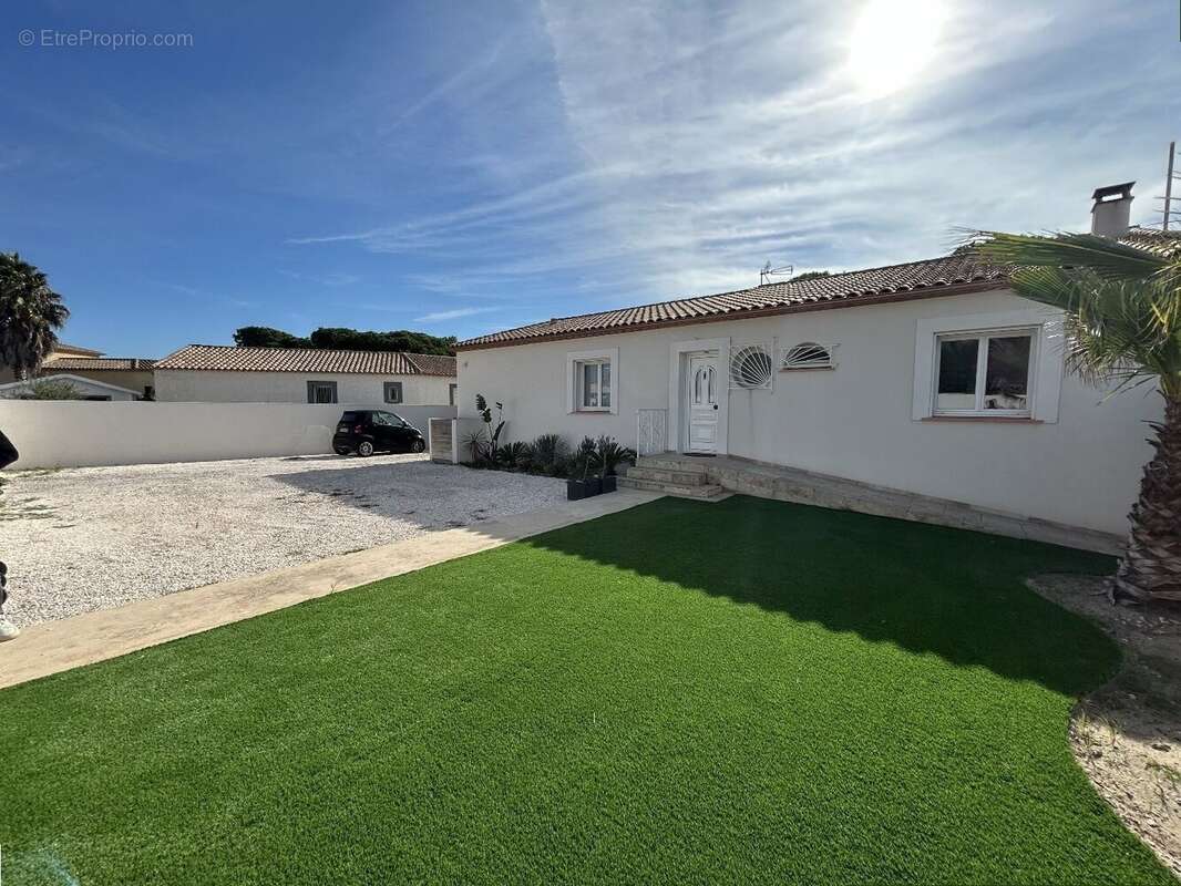 Le grau d'agde- maison t4 de 128m² - garage - terrasse - piscine - terrain de 580m². - photo 2