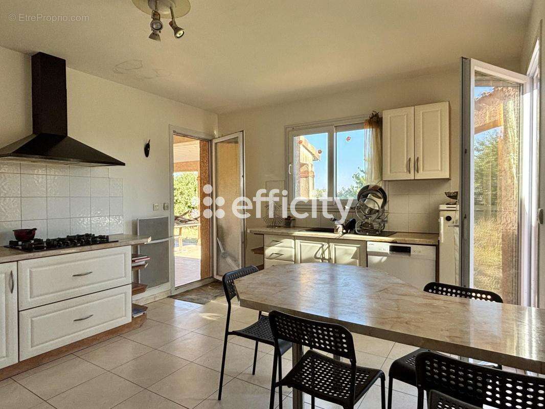 Maison 137 m² à Villaries  - photo 3
