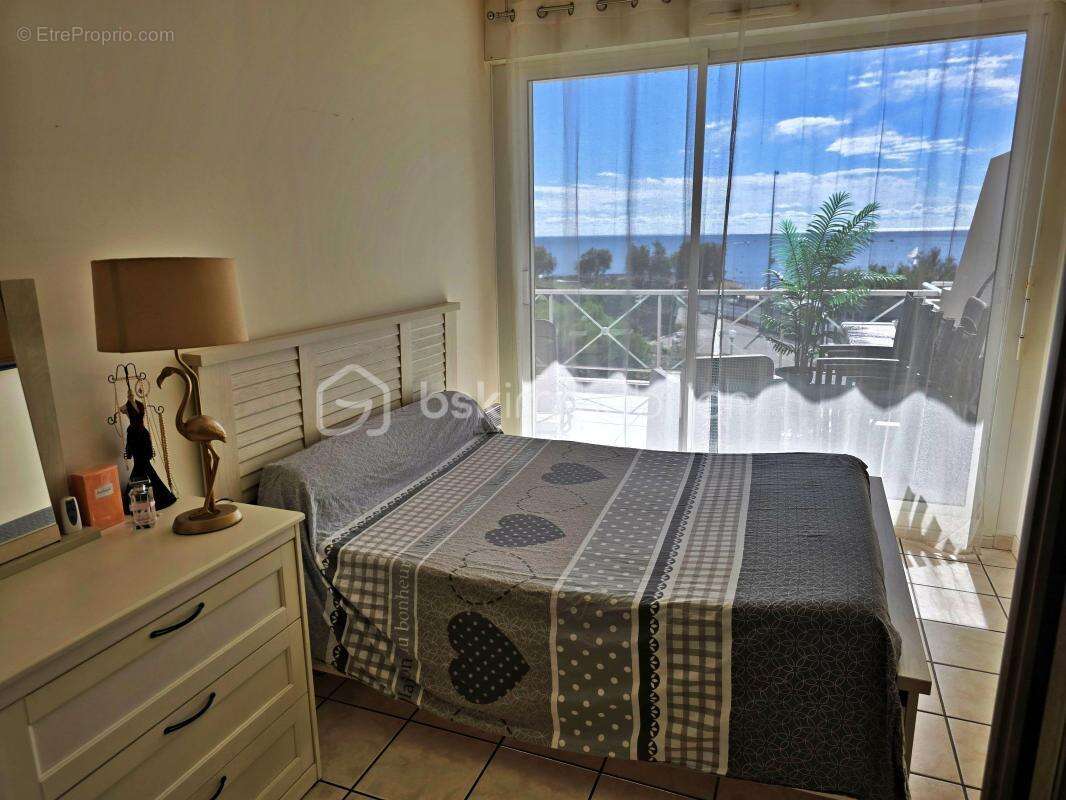 A saisir, Appartement front de mer T3 - 95m², terrasse 30m², parking + cave, dans résidence de haut standing, secteur prisé du R - photo 3