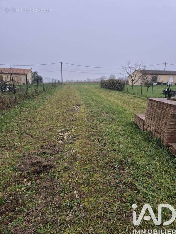 Photo 5 - Terrain à GENAC