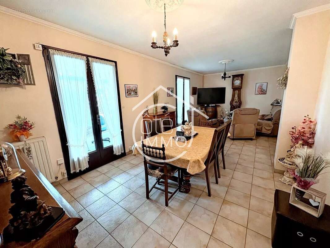 Maison à SAINT-PIERRE-D&#039;EYRAUD