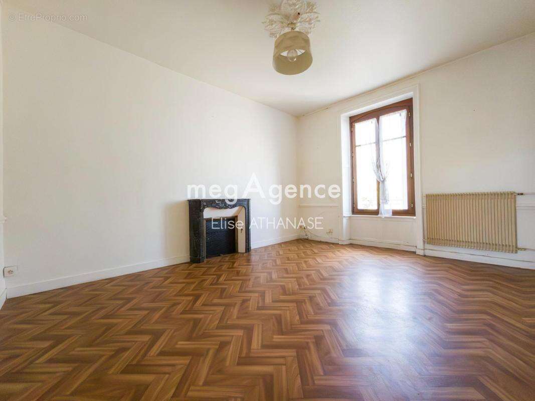 Appartement à FOUGERES