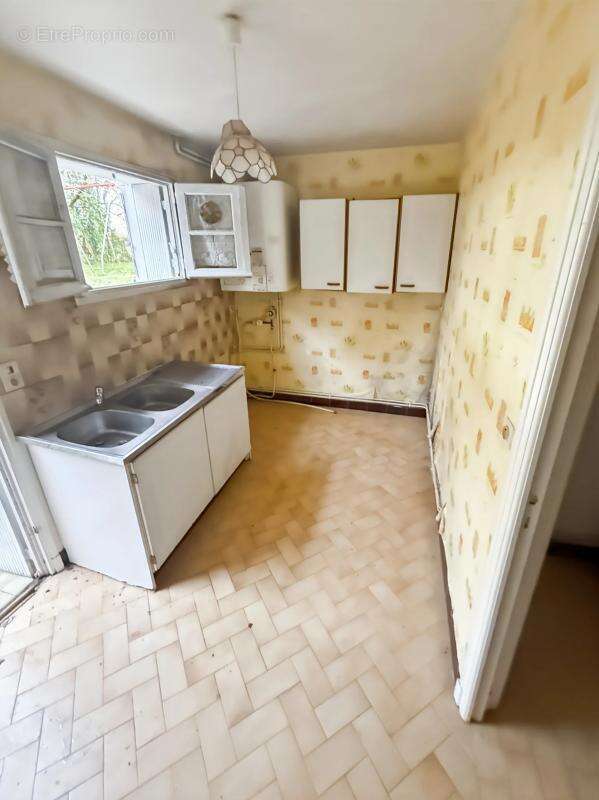 Maison à CHAMPAGNAC-LA-RIVIERE