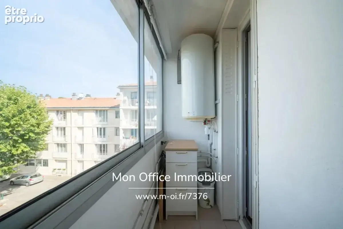 Référence : 7376-SBA. - Appartement T3 - Vue dégagée - Aix en Provence - photo 6