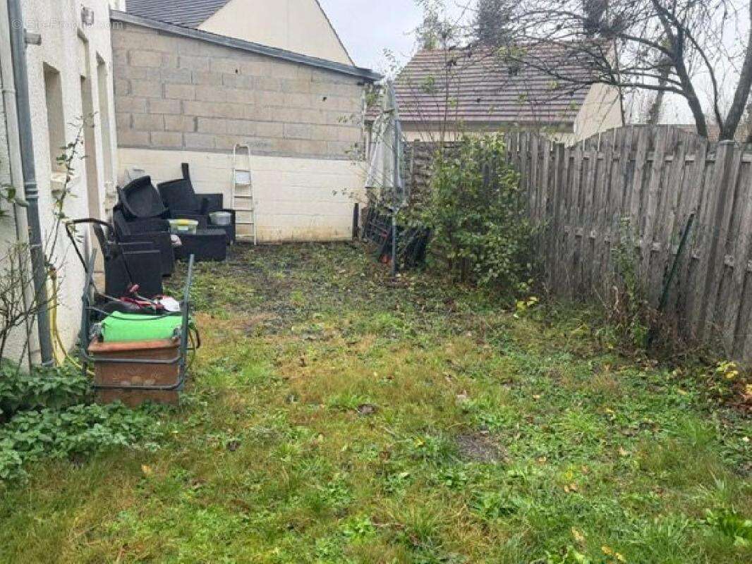 Maison à VILLENEUVE-SAINT-GERMAIN