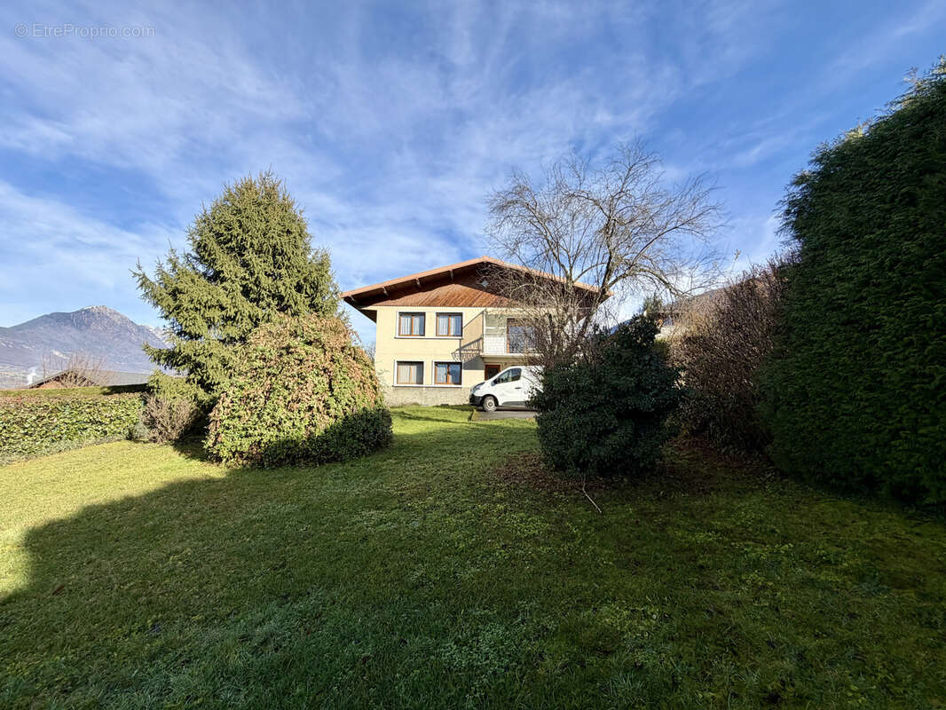 Maison à SAINTE-HELENE-SUR-ISERE