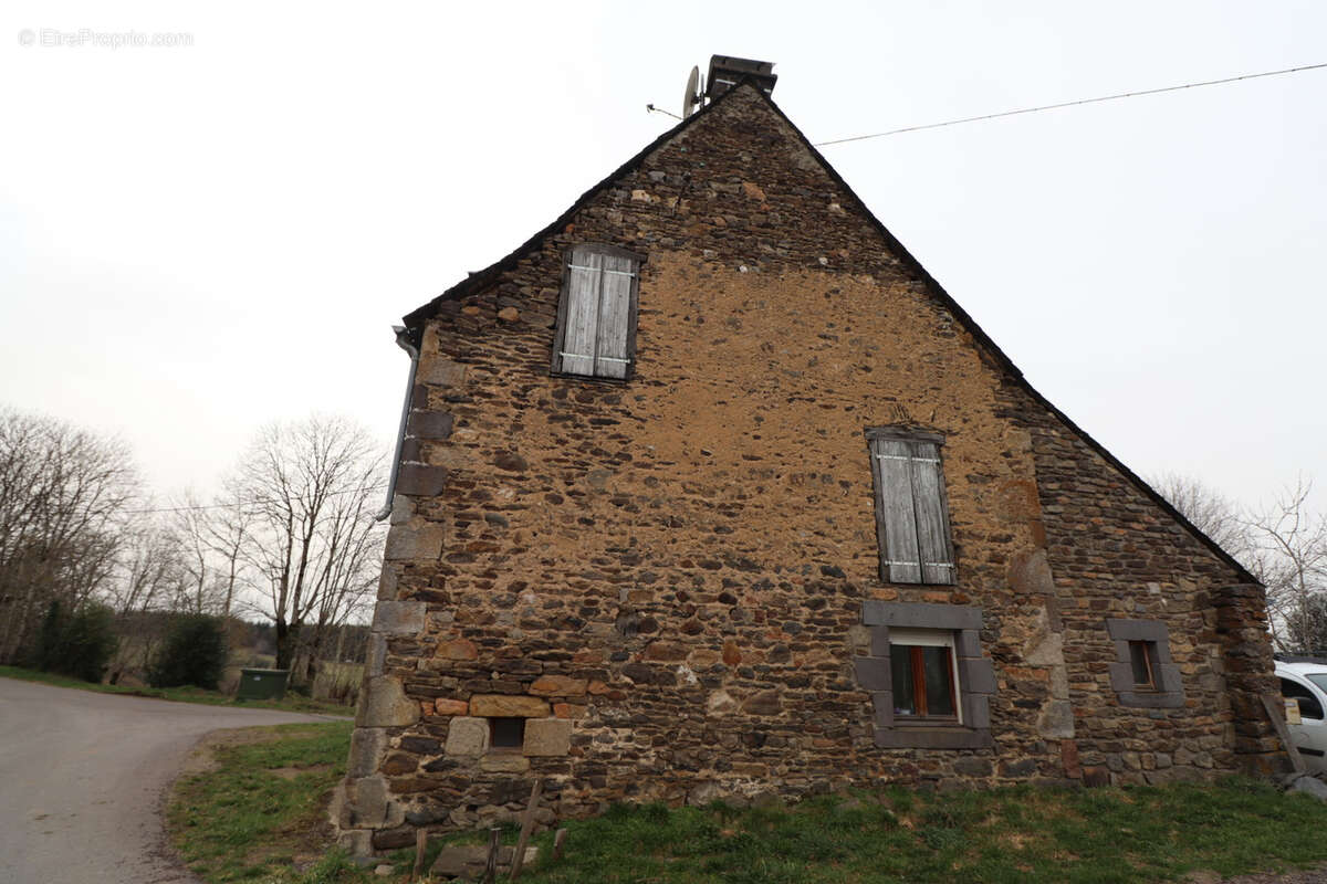 Maison à SAINT-SULPICE