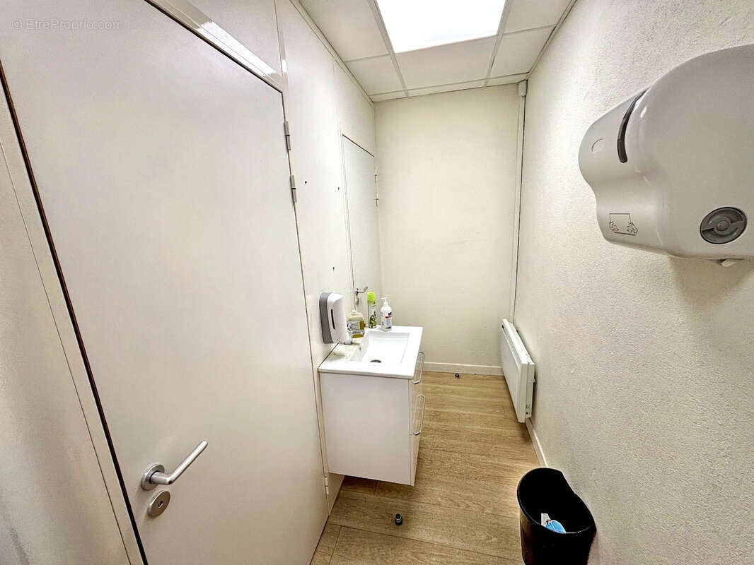 Commerce à TAULIGNAN