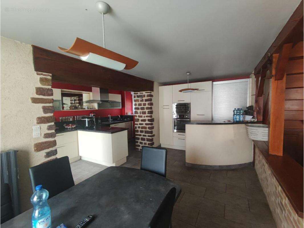 Maison à SAINT-OUEN-DE-MIMBRE