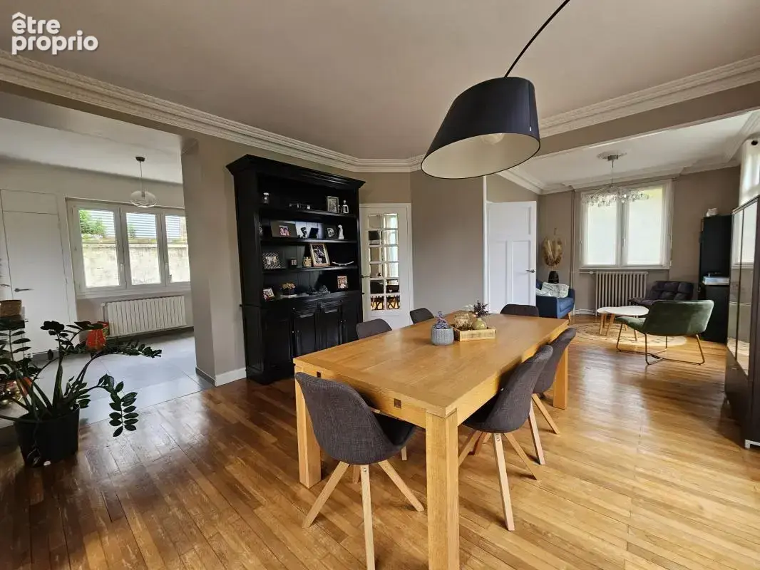 REPUBLIQUE Grande maison familiale - photo 3