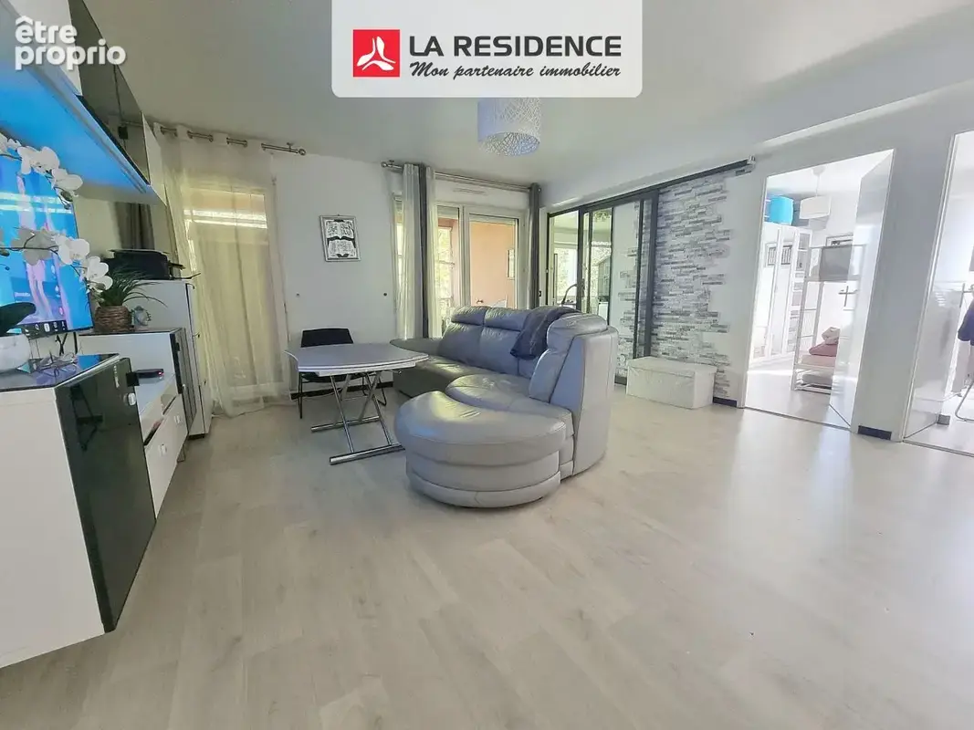 Photo Appartement à Stains au prix de 200 000€