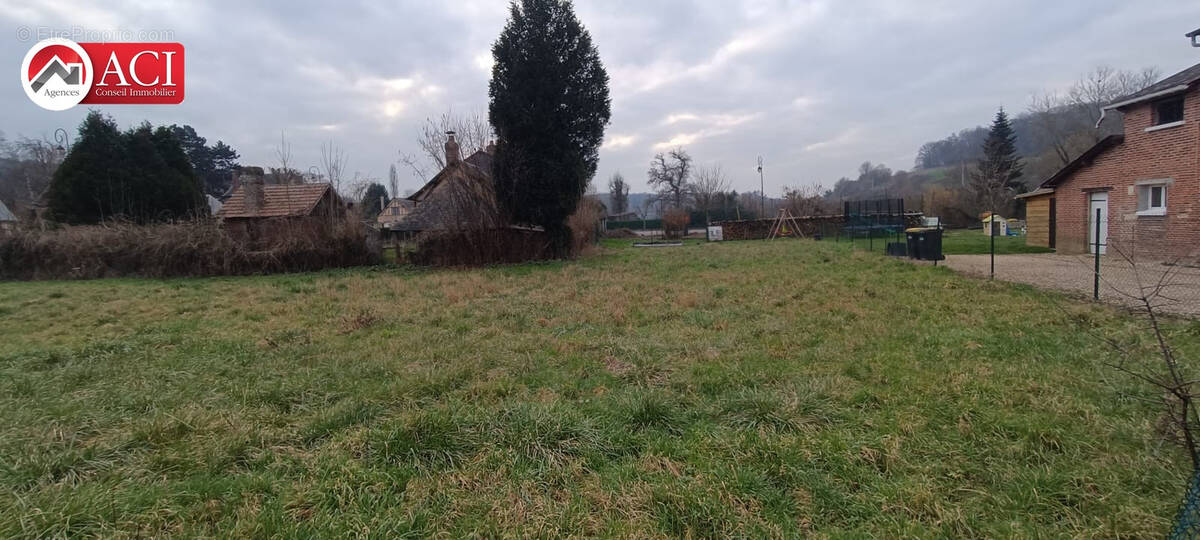 Terrain à LYONS-LA-FORET
