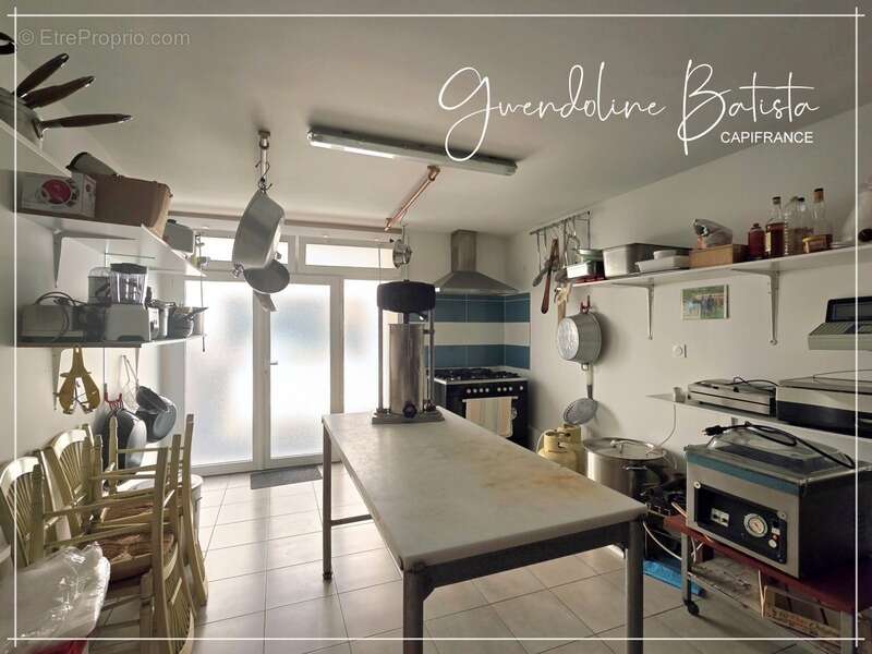 Maison de village en pierre 93m² (150m² surface utile) - 2 chambres - Terrasse 16m² - photo 11