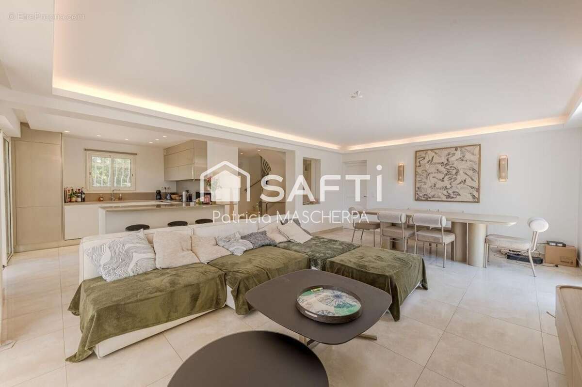 Photo 2 - Maison à SAINT-RAPHAEL
