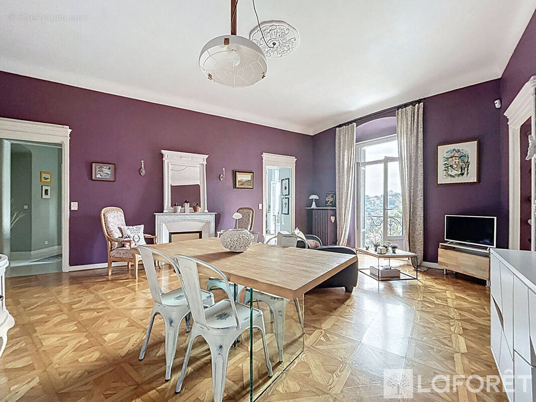 Appartement à MENTON