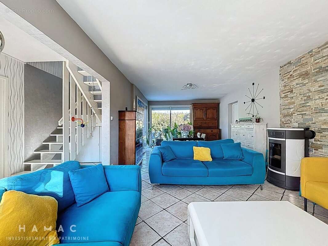 Maison à SAINTE-FOY-LES-LYON