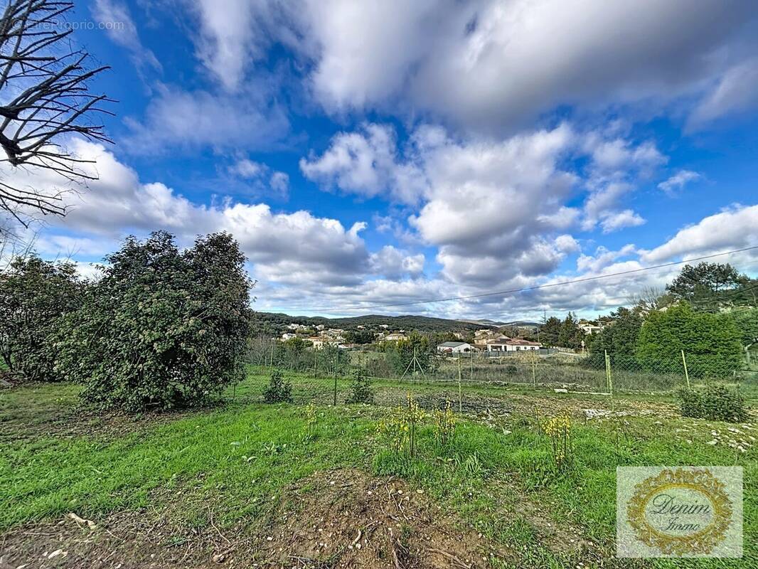 Terrain à ROUSSON
