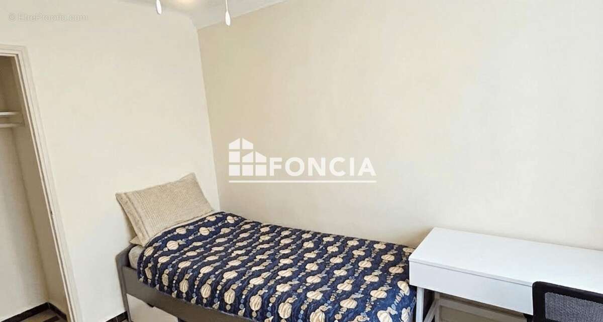 Appartement à MARSEILLE-4E