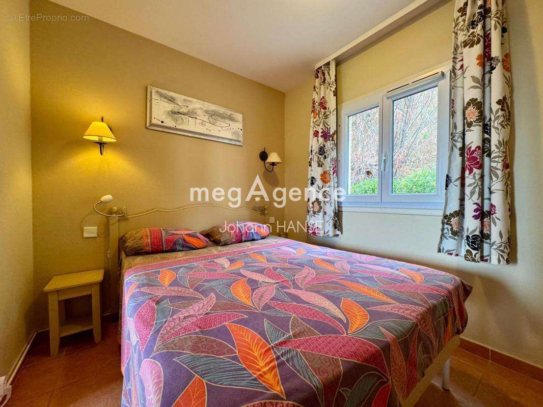 Appartement à ROQUEBRUNE-SUR-ARGENS