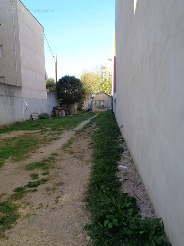 *TERRAIN 400 M2  pour faire deux immeubles 1600 m2 minimum. - photo 20
