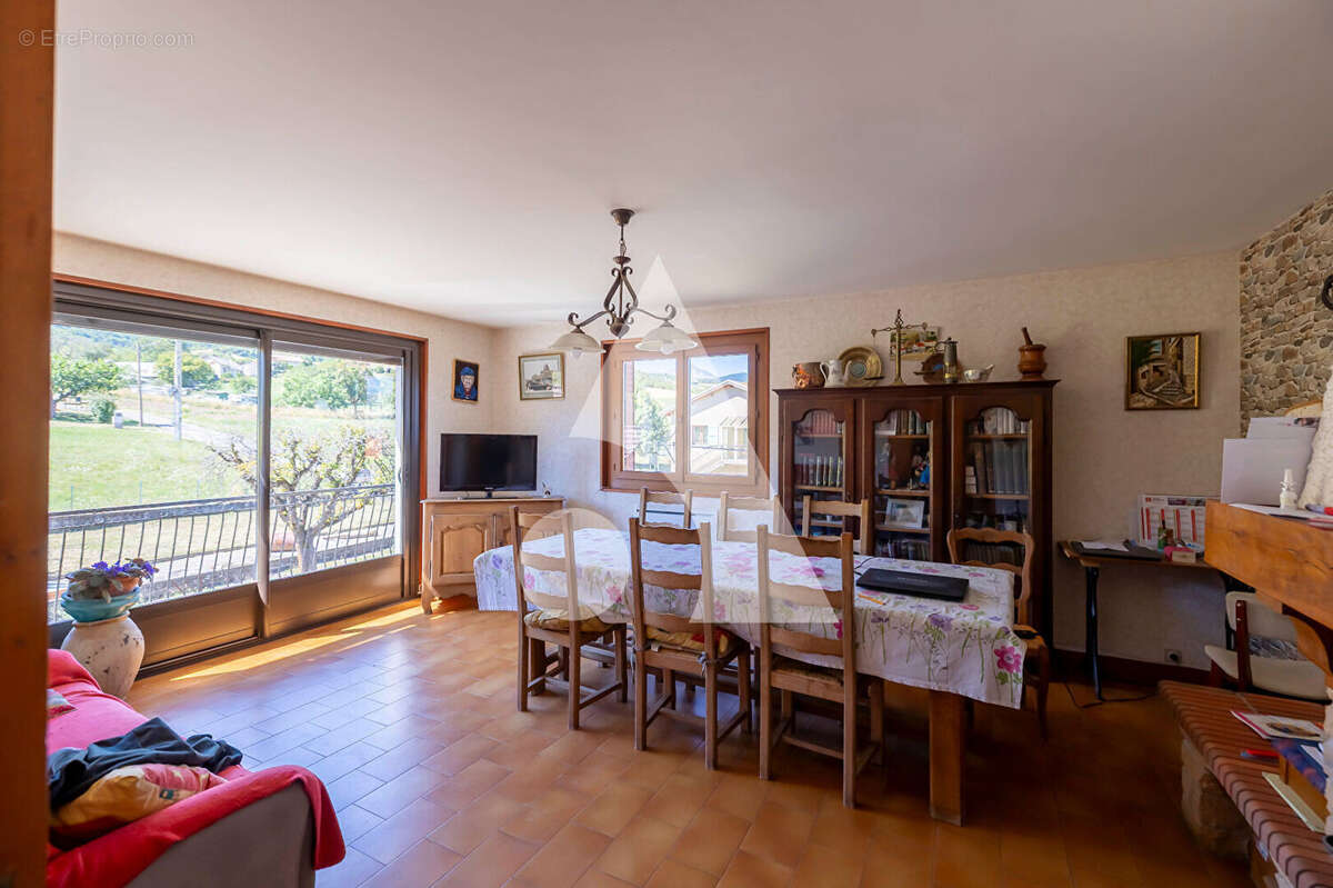 Maison à BELLAFFAIRE