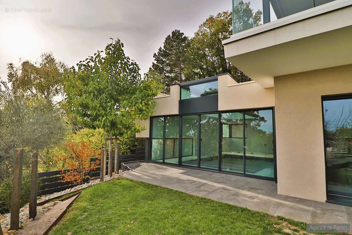 Maison à VERRIERES-LE-BUISSON