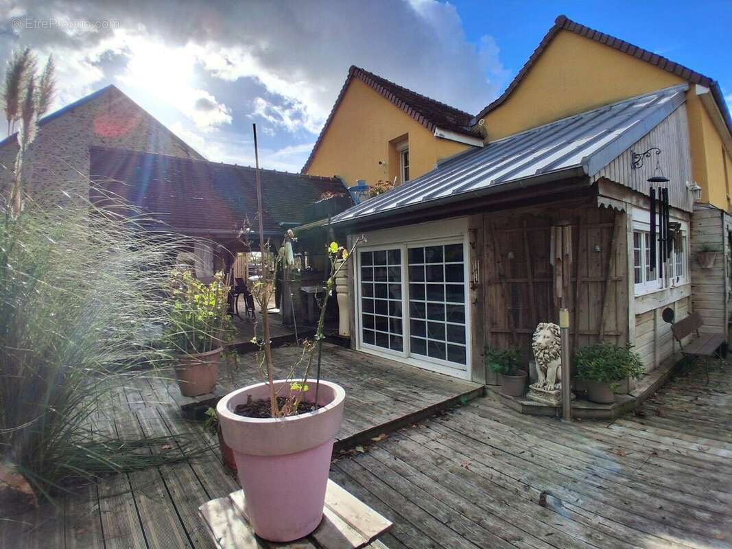Grande maison de famille sur un joli terrain de 1500 m2 ! - photo 3