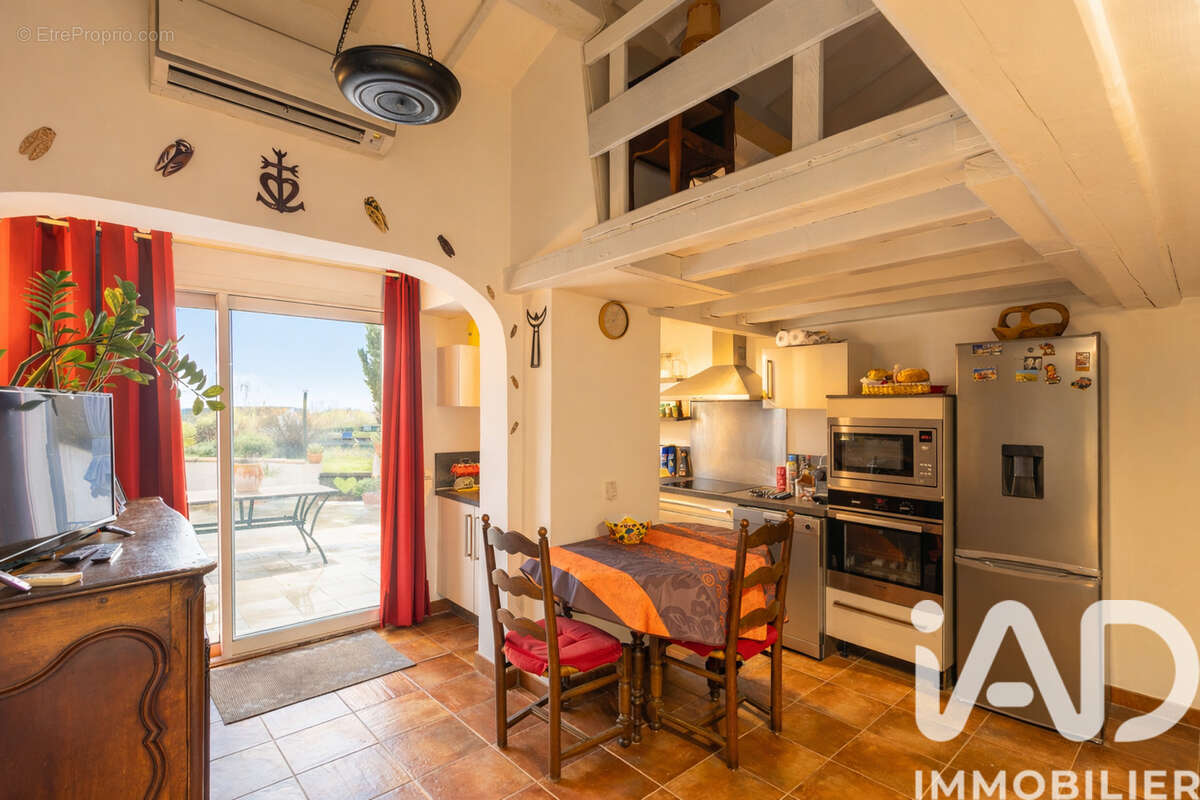 Maison 40 m² à Saintes-Maries-De-La-Mer  - photo 4