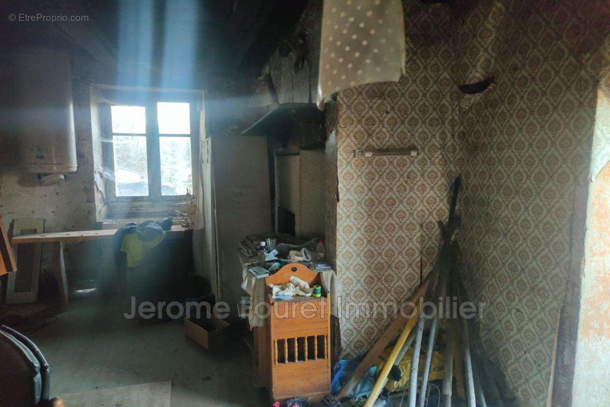 Maison à MONTAIGNAC-SAINT-HIPPOLYTE