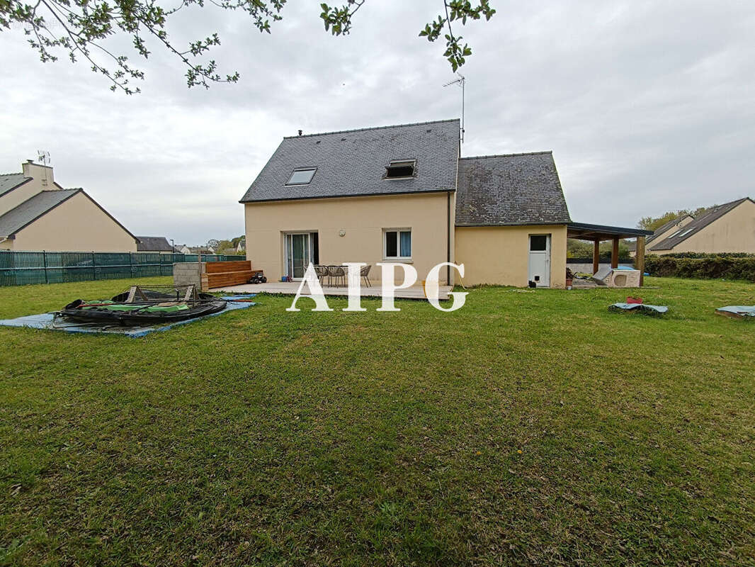 Maison à PLOUNEVEZ-QUINTIN
