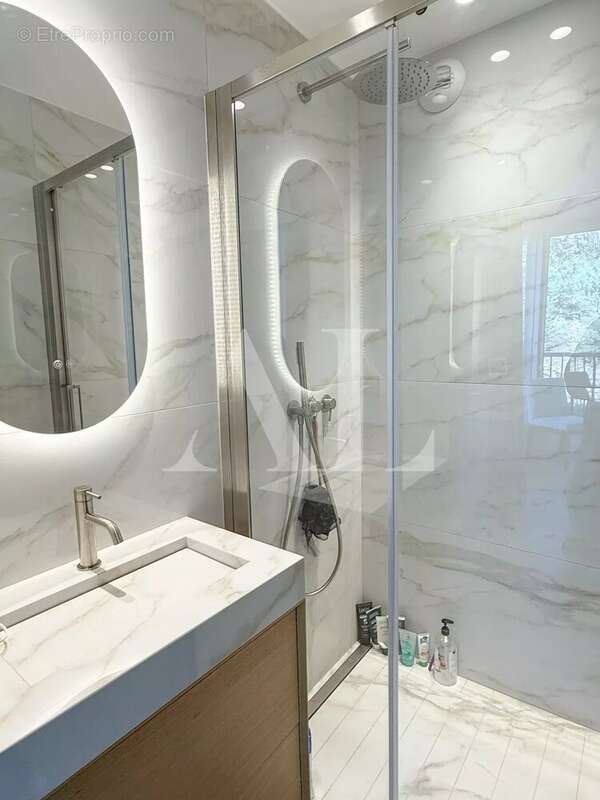 Appartement à VALLAURIS