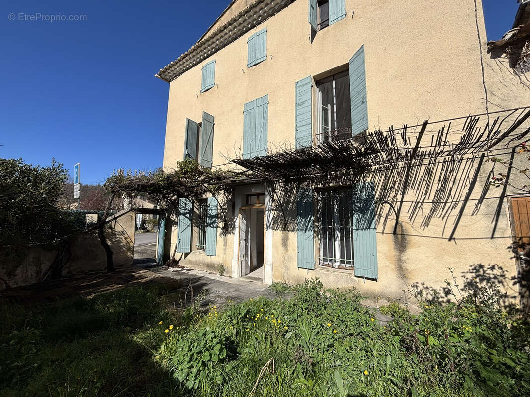 Maison à MALAUCENE