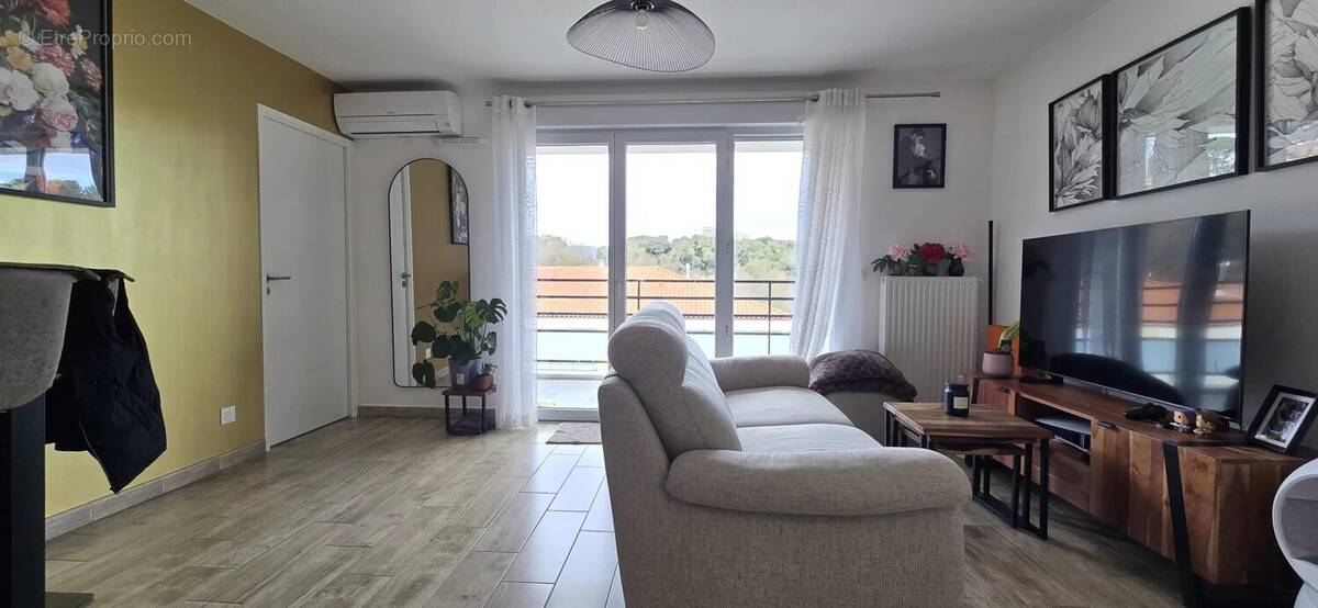 Appartement à VILLENEUVE-LOUBET