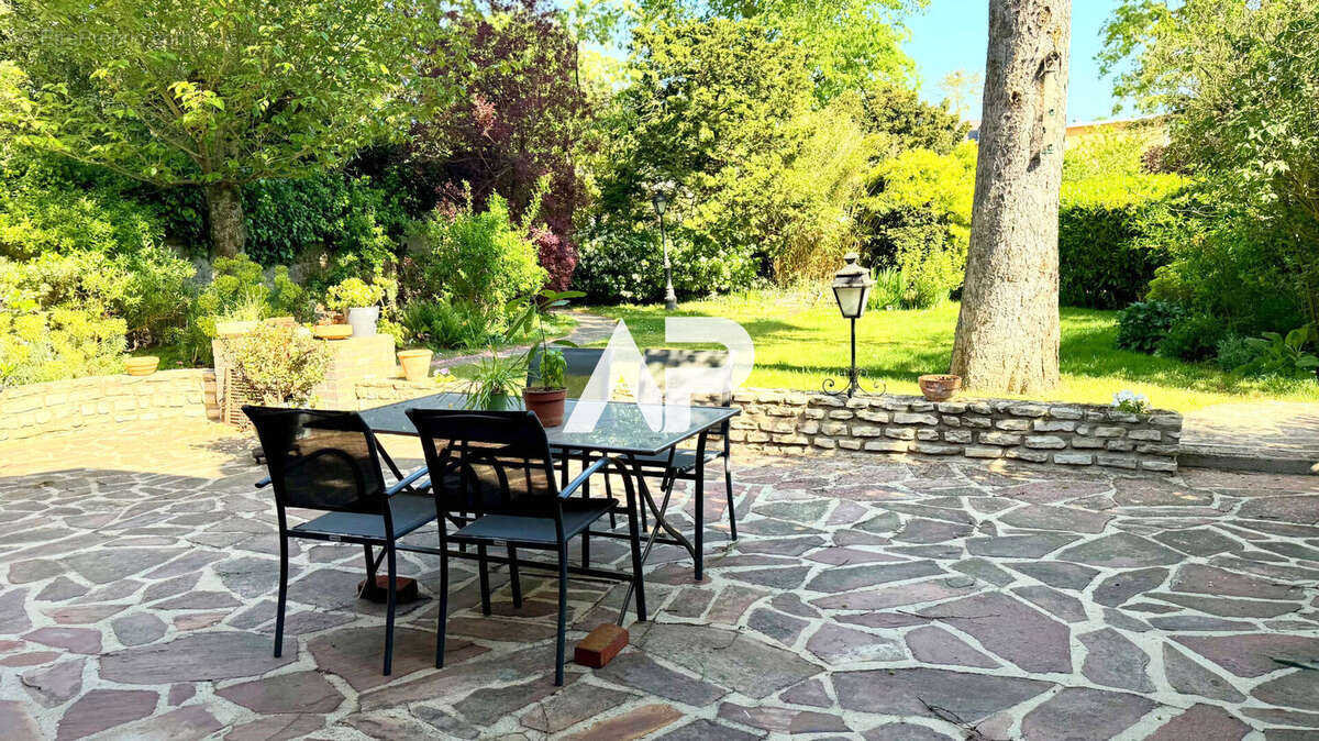 Maison Montmorency 8 pièces 197 m² - photo 2