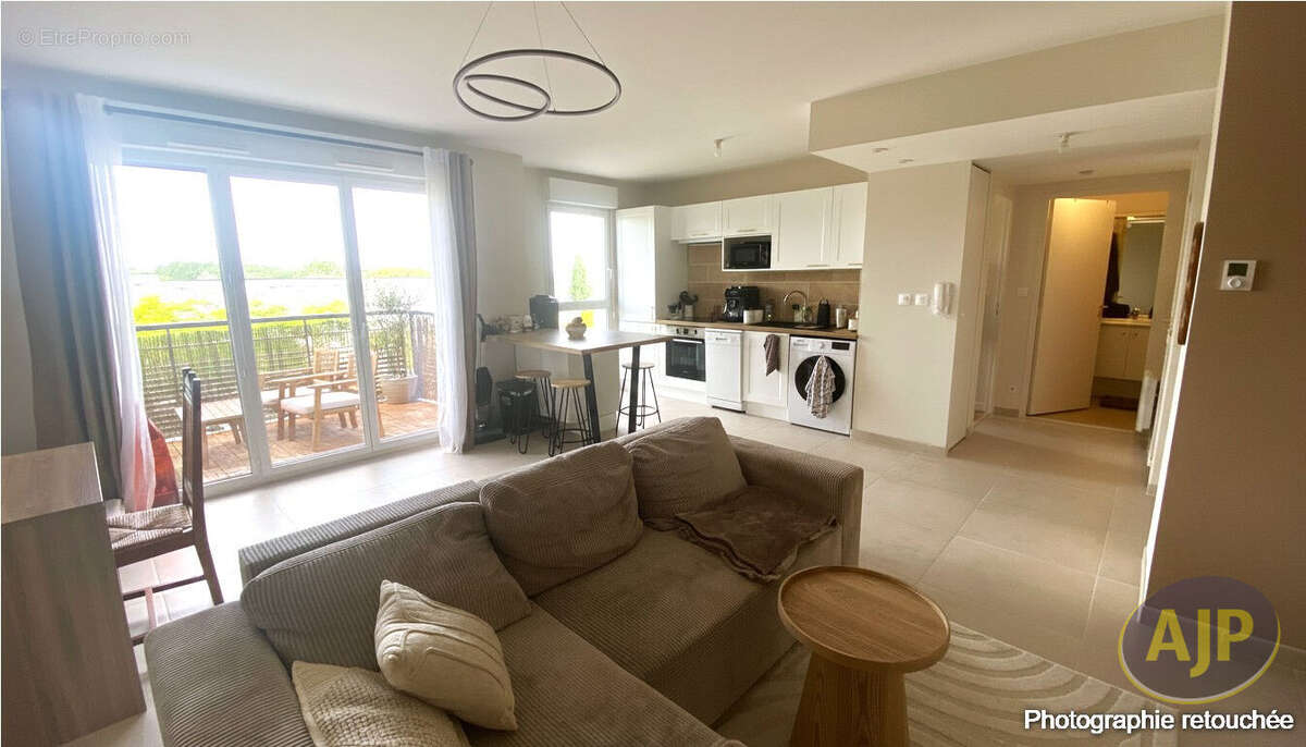 Appartement à AVRILLE