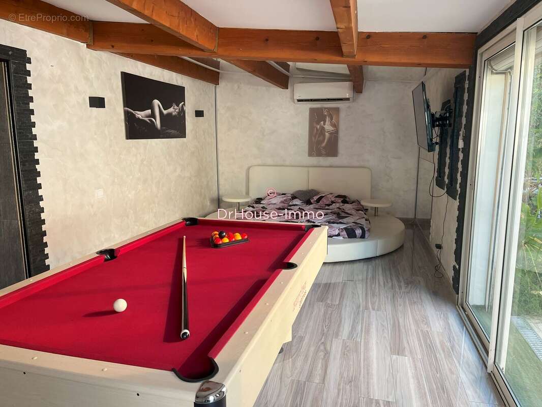 Autre à ESPONDEILHAN