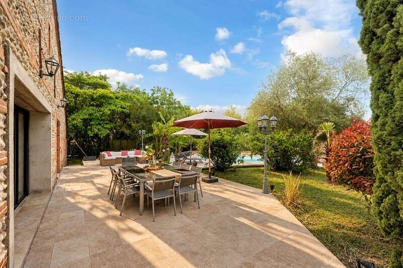 LAGRÂCE-DIEU – Charmante toulousaine familiale de 215 m² avec piscine sur un terrain de 1 500 m² - photo 10