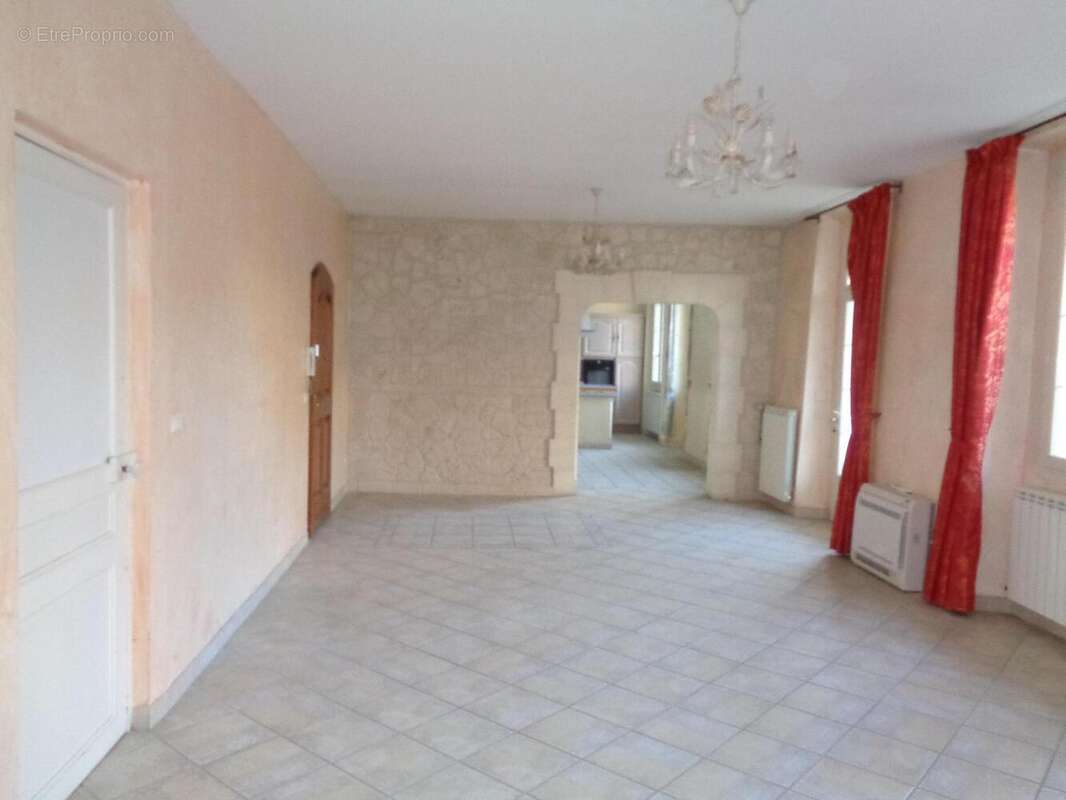   - Appartement à DRAGUIGNAN