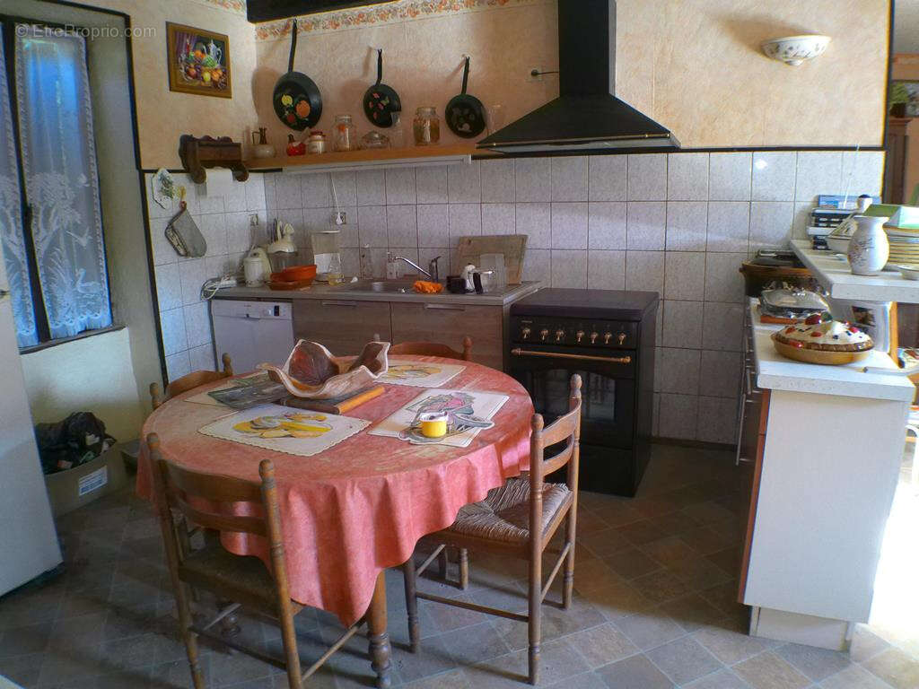 Maison de village de 125 m2 à rénover - photo 5
